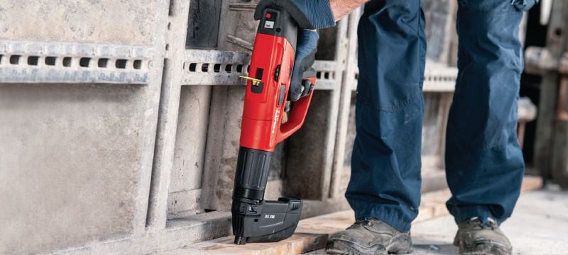 X-U MX steel/masonry nails (collated) High-performance collated nails for fastening to concrete and steel using powder-actuated tools Applications 1