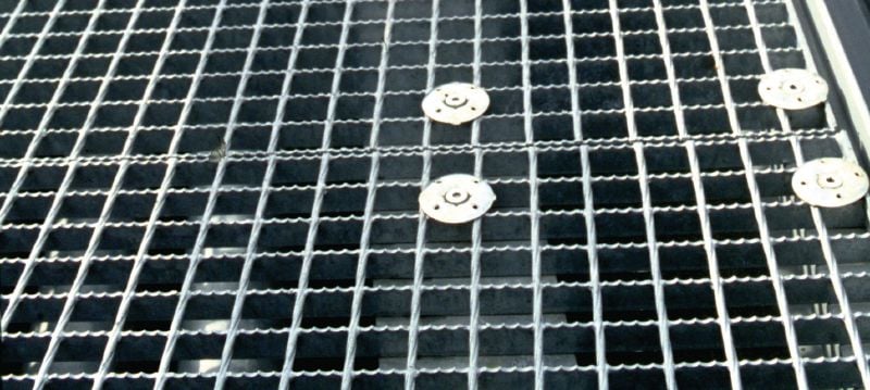 X-FCM-M L Grating fastener disc (large) Wide grating fastener disc for threaded studs in mildly corrosive environments Applications 1