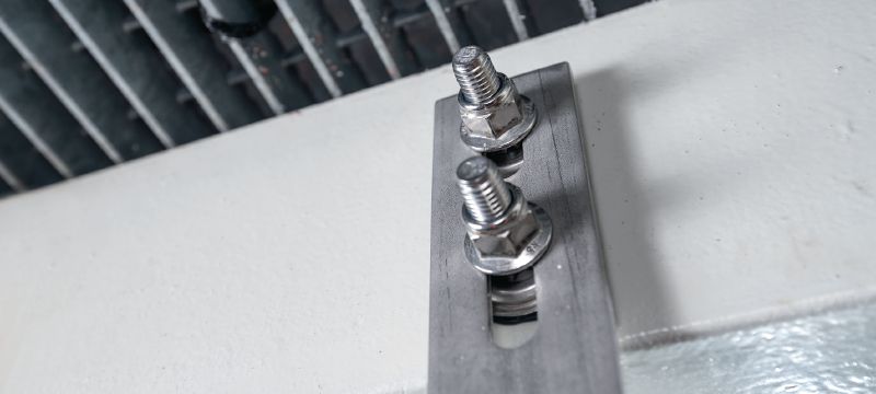 F-BT-MR SN Threaded studs with sealing washer Stainless steel threaded studs for use with Hilti Stud Fusion, including sealing washer and safety flange nut Applications 1